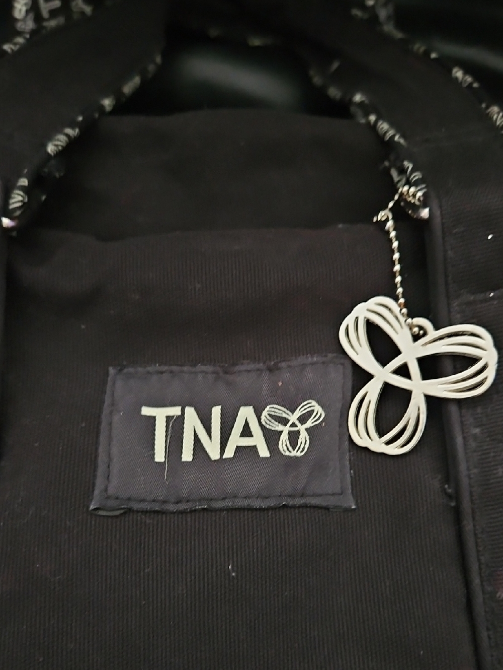 Aritzia TNA Black Canvas Duffle Medium Weekender Collegiate  ZIpper Bag - Picture 2 of 11